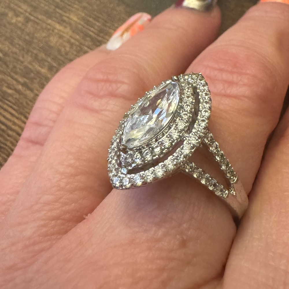 CZ ring - Picture 2 of 3